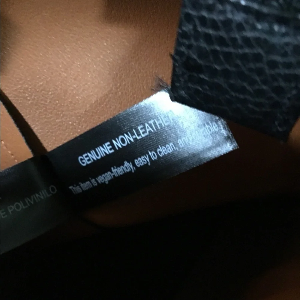 Kenneth Cole Reaction Premstar Double Handle Tote Black New with tags - Picture 9 of 12